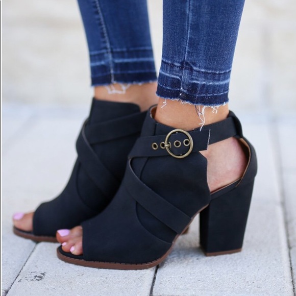 Black peep toe criss cross strap booties w buckle - Picture 2 of 8